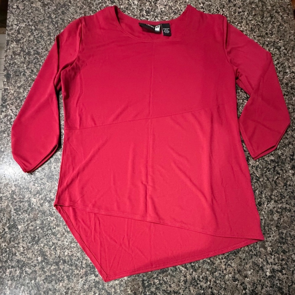 Antthony Original Red Asymmetrical Hem Tunic Top Medium 3/4 Sleeve Scoop Neck
